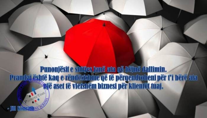 8 Pyetje që përfaqësuesit tuaj të shitjeve duhet t'i bëjnë çdo klienti të mundshëm